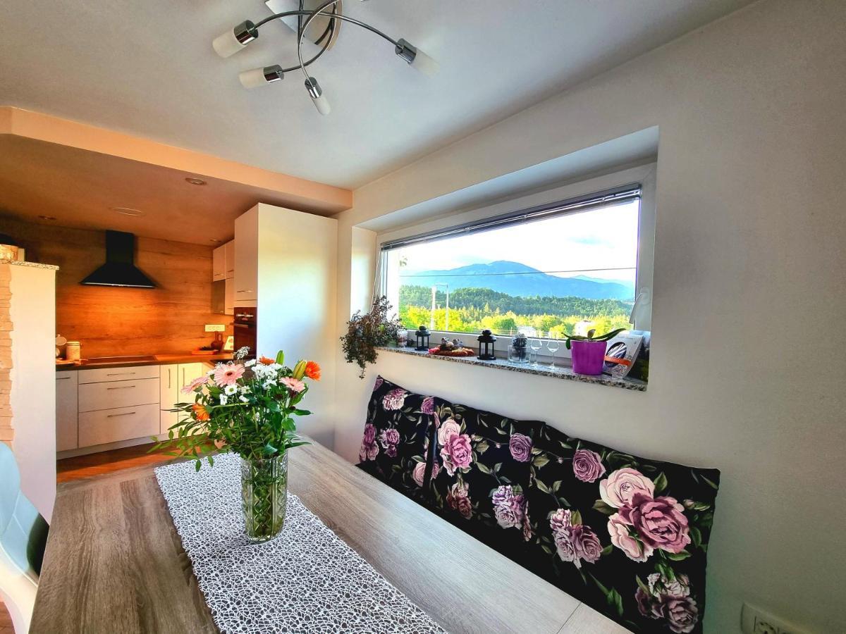 Gartnar Home -Hiska S Pridihom Domacnosti In Pogledom Na Hribe. Radovljica Kültér fotó